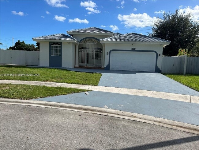 14410 SW 183rd Terrace in Miami, FL - Building Photo - Building Photo
