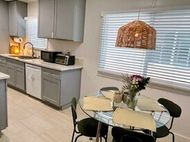 10739 Francis Pl, Unit 10739 Francis Place in Los Angeles, CA - Building Photo