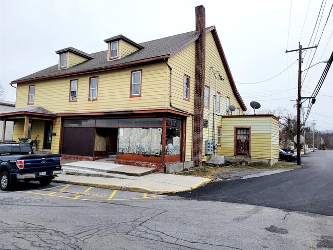 204 Main St in Maybrook, NY - Building Photo - Building Photo