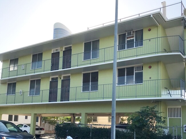 1241 Rycroft St, Unit 302 in Honolulu, HI - Building Photo - Building Photo