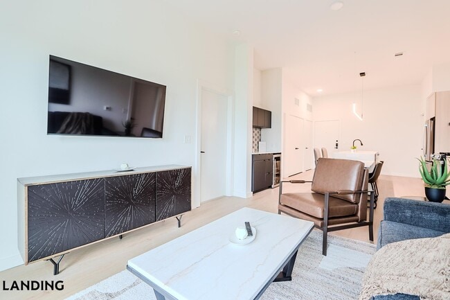 2623 Keene St, Unit 337 in Houston, TX - Building Photo - Building Photo