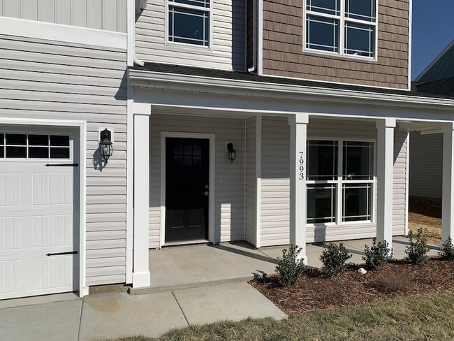 7993 Regiment Dr in Spring Hill, TN - Building Photo - Building Photo