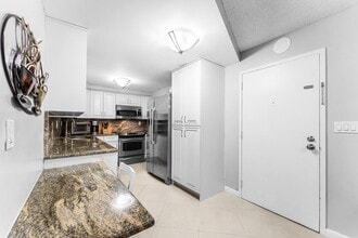 3215 S Ocean Blvd in Highland Beach, FL - Building Photo - Building Photo