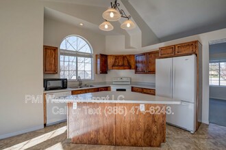 794 E Savannah Ct in Sandy, UT - Building Photo - Building Photo