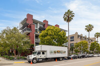 13045 Pacific Promenade in Playa Vista, CA - Foto de edificio - Building Photo