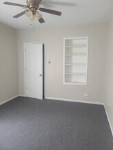 7918 S Essex Ave, Unit 3 in Chicago, IL - Building Photo - Building Photo