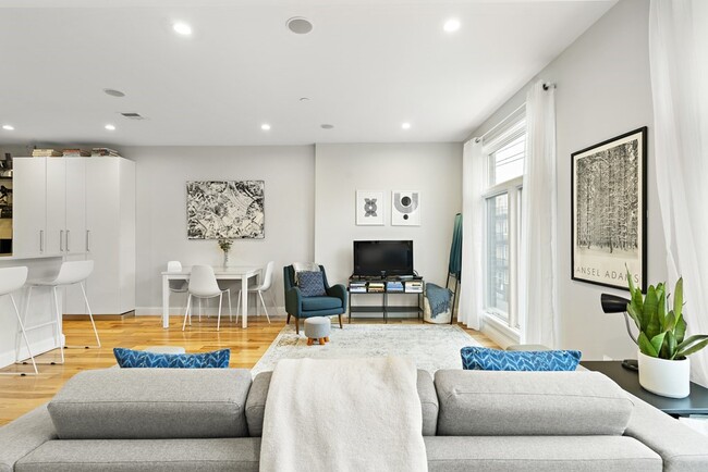 67 Lubec St, Unit 4 in Boston, MA - Building Photo - Building Photo
