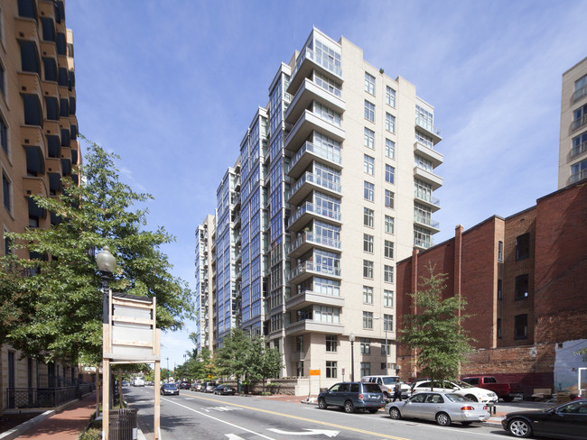 Madrigal Lofts in Washington, DC - Foto de edificio - Building Photo