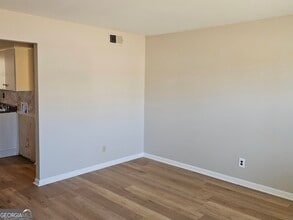 6502 Lower Dixie Lake Rd in Union City, GA - Building Photo - Building Photo