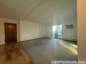 175 Adams St, Unit 40 in Newton, MA - Building Photo - Building Photo