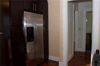 1078 Whitney Ave in Hamden, CT - Building Photo - Building Photo
