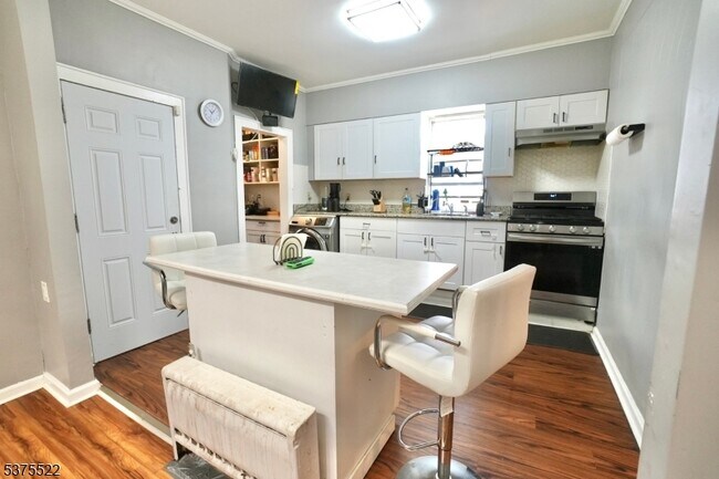 807 Parker St in Newark, NJ - Building Photo - Building Photo