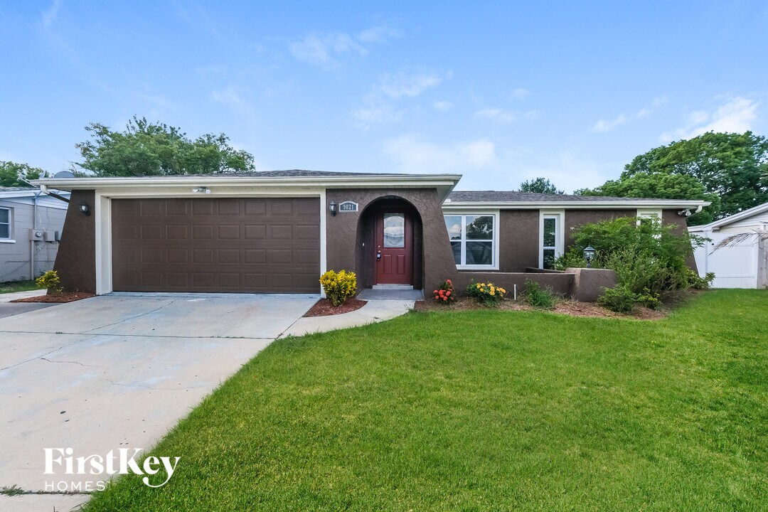 9021 St Clair Ln in Port Richey, FL - Building Photo
