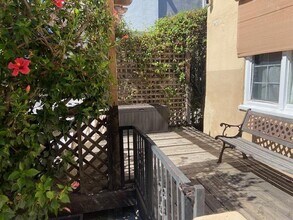 744 N Ridgewood Pl in Los Angeles, CA - Building Photo - Building Photo