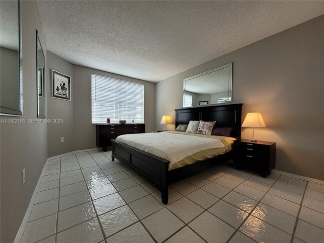 1985 S Ocean Dr in Hallandale Beach, FL - Foto de edificio - Building Photo