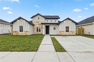 17 Calle Moreno in Brownsville, TX - Building Photo
