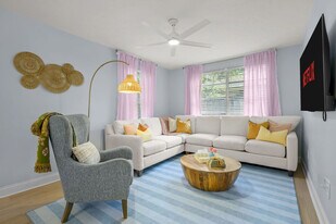 522 31st St W in Bradenton, FL - Building Photo