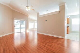 27448 Sky Lake Cir in Wesley Chapel, FL - Building Photo - Building Photo