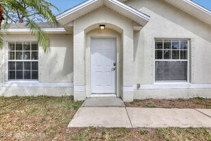 1561 Sandusky St SE in Palm Bay, FL - Building Photo