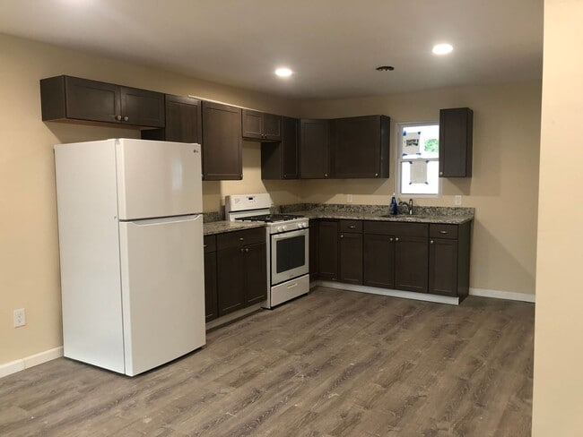 10 Brandon Ave in Ewing Township, NJ - Building Photo - Building Photo