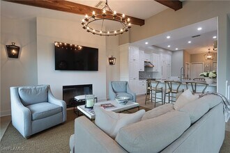 1310 Charleston Square Dr in Naples, FL - Building Photo - Building Photo