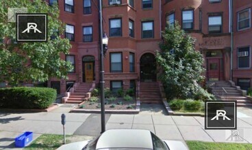 1063 Beacon St in Brookline, MA - Foto de edificio - Building Photo