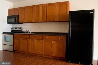 6006 Chestnut St in Philadelphia, PA - Building Photo - Building Photo