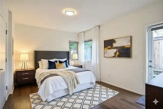 8507 18th Ave NW in Seattle, WA - Foto de edificio - Building Photo