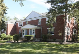 Oakmont Park Apartments in Scranton, PA - Building Photo - Building Photo