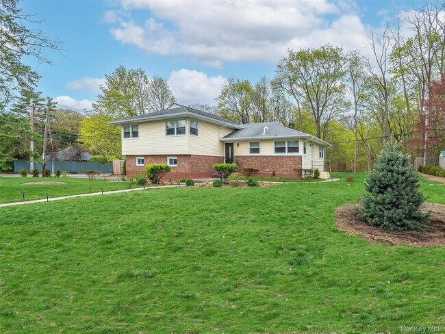 1 Milford Ln in Glen Cove, NY - Foto de edificio - Building Photo