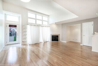 4930 S Cornell Ave in Chicago, IL - Building Photo - Building Photo