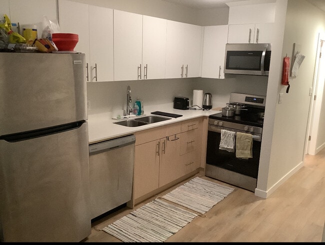 1959 Purcell Way in North Vancouver, BC - Building Photo - Building Photo