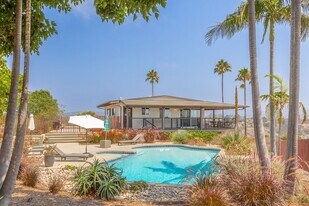 1827 Crest Dr in Encinitas, CA - Building Photo