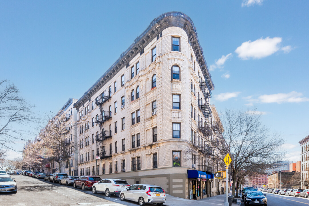 33 Convent Ave in New York, NY - Building Photo