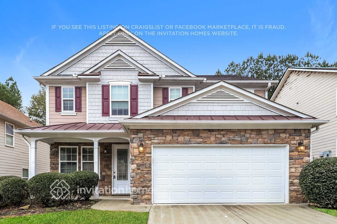 2230 Valley Creek Dr in Lithia Springs, GA - Building Photo