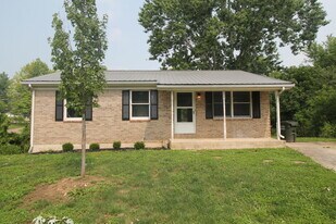 600 Barefoot Dr in Wilmore, KY - Building Photo