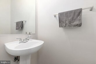 709 Gaither Rd in Rockville, MD - Building Photo - Building Photo