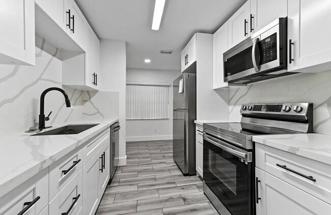 1459 Summit Run Cir in West Palm Beach, FL - Building Photo - Building Photo