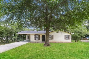 570 Lakeridge Cir SE in Conyers, GA - Building Photo