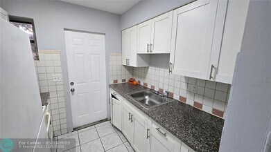 1870 NE 161st St in North Miami Beach, FL - Building Photo - Building Photo