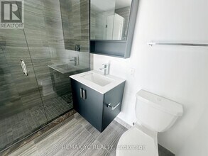 88 Queen St E in Toronto, ON - Building Photo - Building Photo