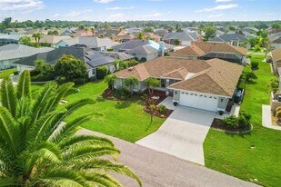 5879 Tyler Rd in Venice, FL - Building Photo
