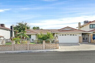3445 E Toquima Cir in Las Vegas, NV - Building Photo - Building Photo