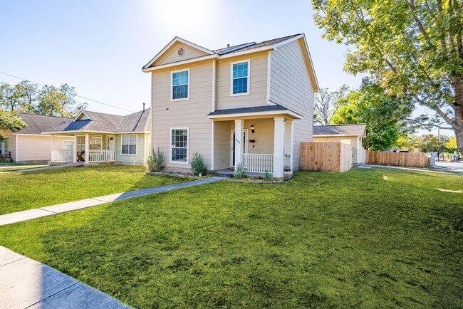 property at 603 S Mesquite St