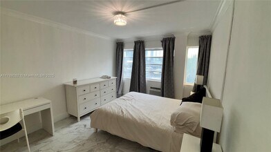220 Kings Point Dr in Sunny Isles Beach, FL - Building Photo - Building Photo