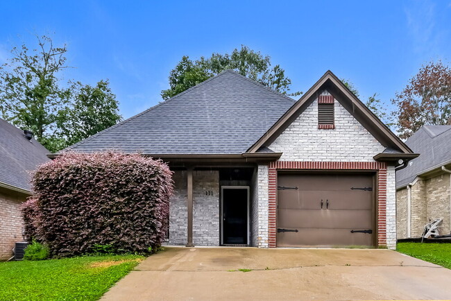 111 Springdale Dr