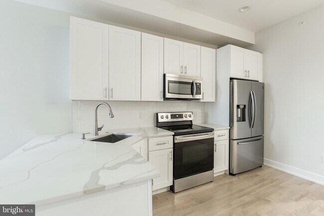 1927 N 5th St, Unit UNIT 3 in Philadelphia, PA - Foto de edificio - Building Photo