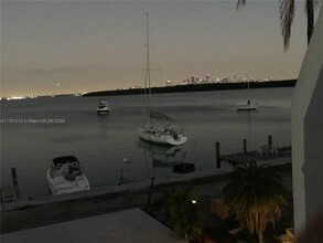 166 Harbor Dr in Key Biscayne, FL - Building Photo - Building Photo