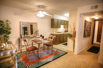 Appletree Apartments in Omaha, NE - Building Photo - Interior Photo