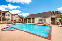 University Oaks Student Living in San Antonio, TX - Foto de edificio - Building Photo